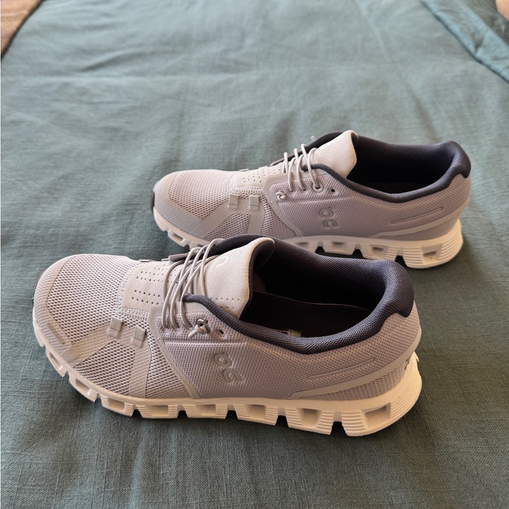 OnCloud 5 - Size 8 Men’s Never Worn
